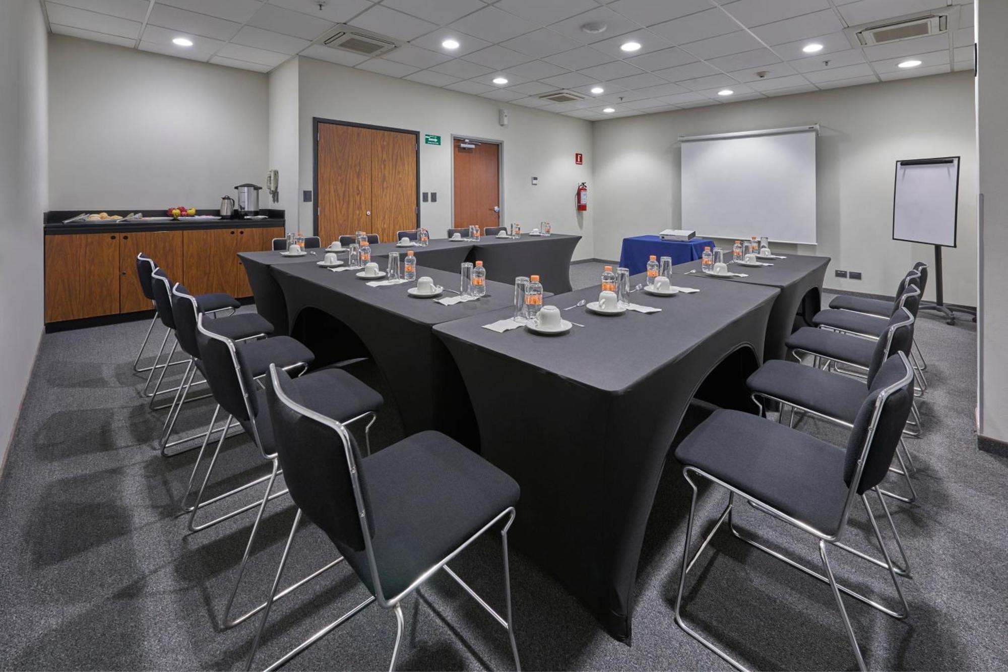 City Express By Marriott Queretaro Exterior photo